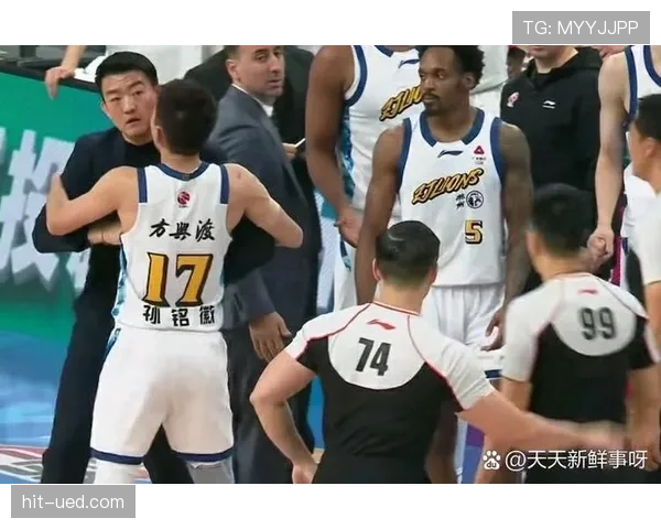 进攻犯规的判定标准：如何准确识别违例动作与争议判罚